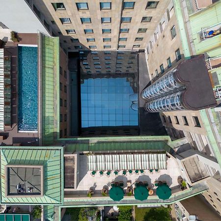 Radisson Collection Hotel, Santa Sofia Mailand Exterior foto The courtyard of the hotel