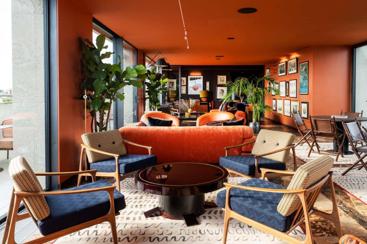 Radisson Collection Hotel, Santa Sofia Mailand Exterior foto The Library at The Standard London