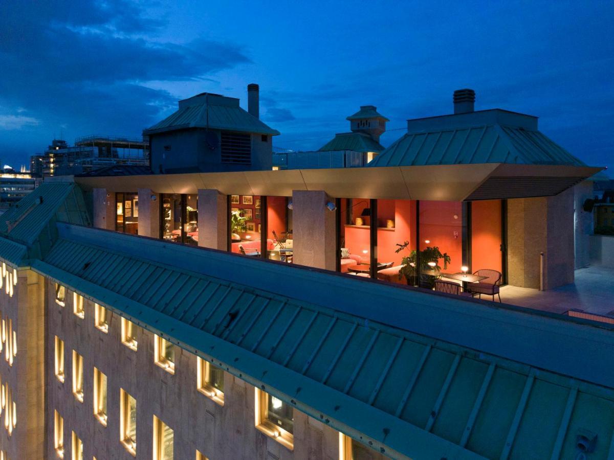 Radisson Collection Hotel, Santa Sofia Mailand Exterior foto The 19th-century building of the National Gallery, London, is the home of the National Gallery's collection of 8,000 paintings.