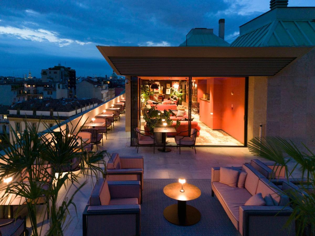 Radisson Collection Hotel, Santa Sofia Mailand Exterior foto The rooftop bar at the Hotel