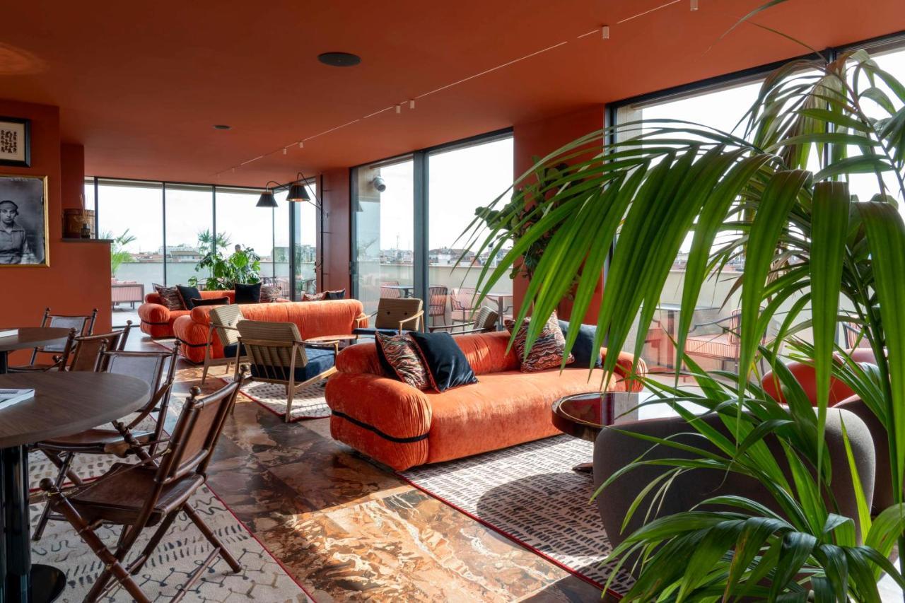 Radisson Collection Hotel, Santa Sofia Mailand Exterior foto The rooftop lounge at the Hotel