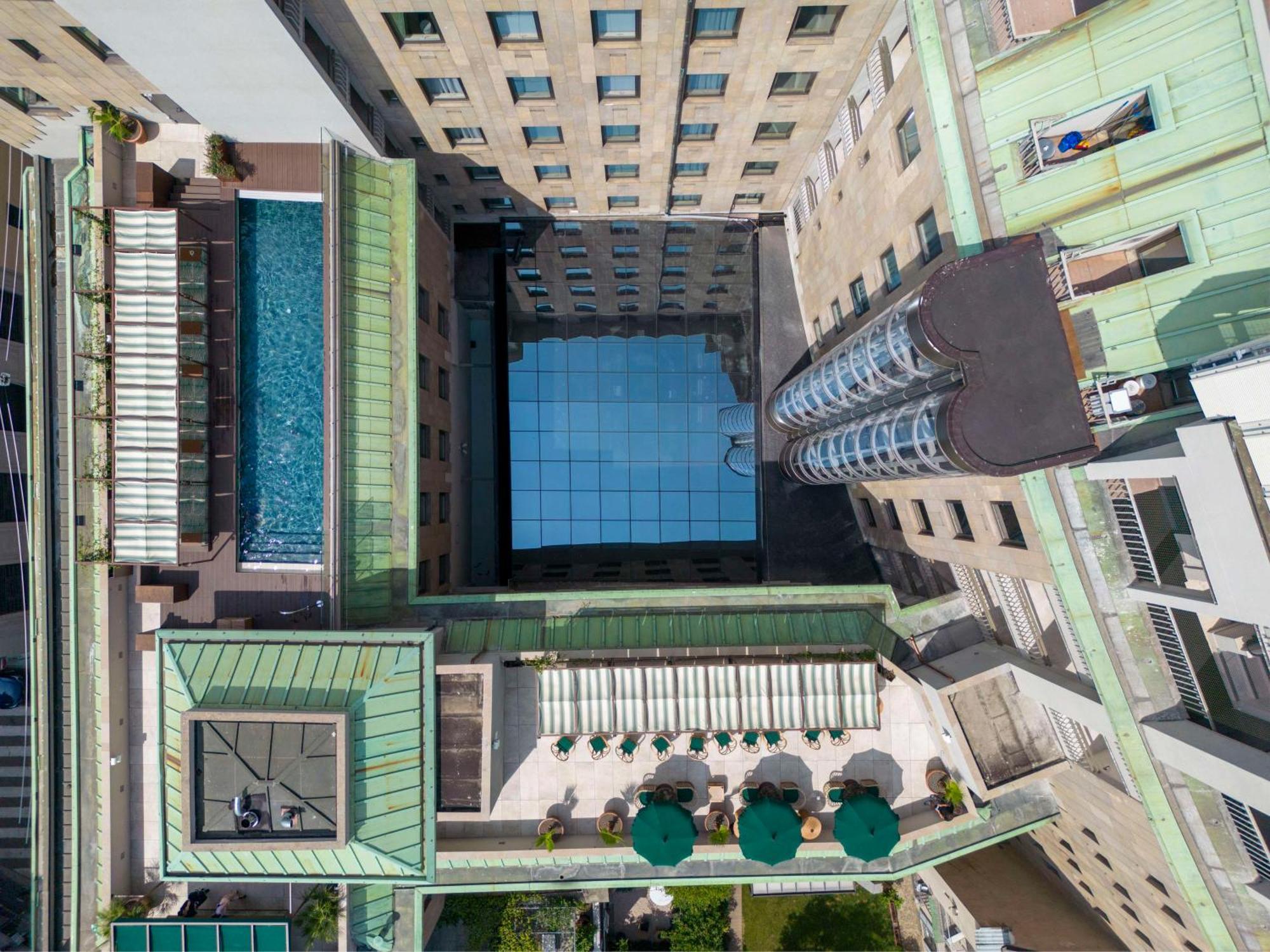 Radisson Collection Hotel, Santa Sofia Mailand Exterior foto The courtyard of the hotel