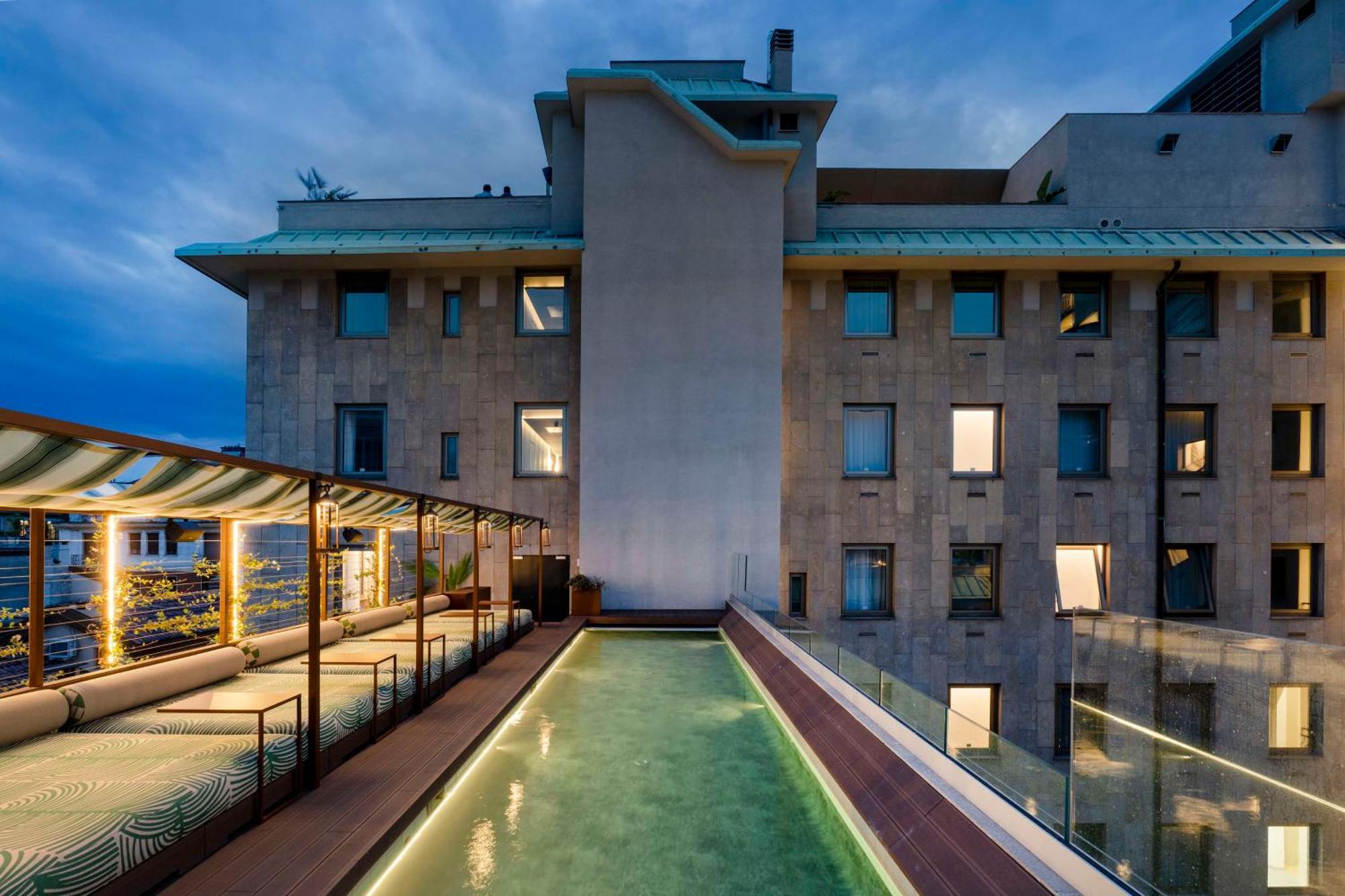 Radisson Collection Hotel, Santa Sofia Mailand Exterior foto The rooftop of the hotel