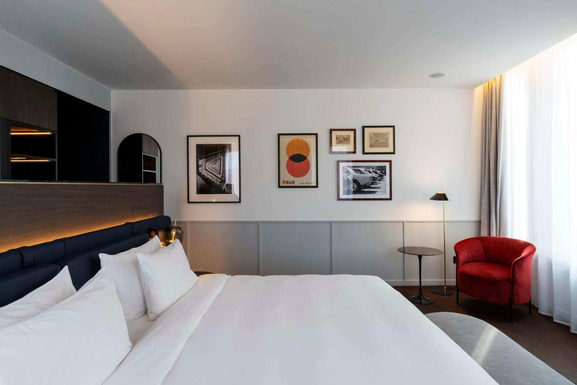 Radisson Collection Hotel, Santa Sofia Mailand Exterior foto A room at the hotel